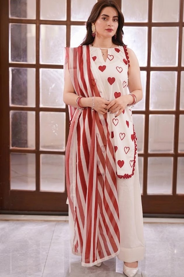 Minal khan