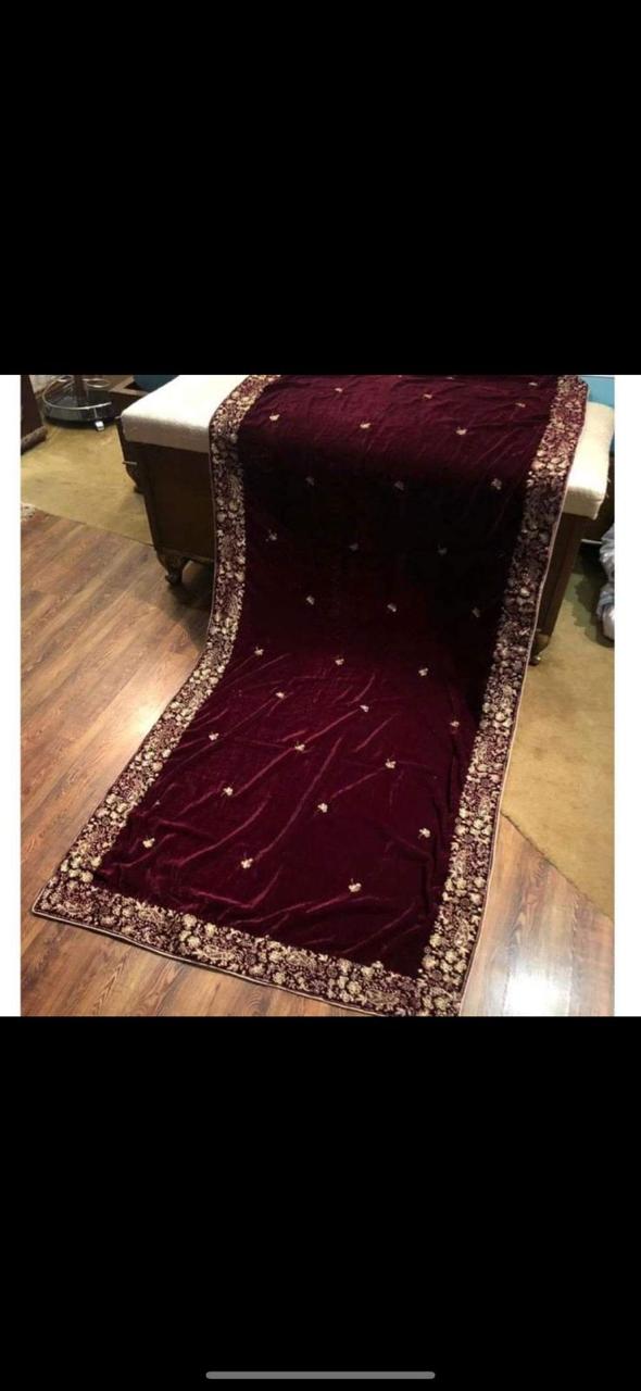 Velvet shawl